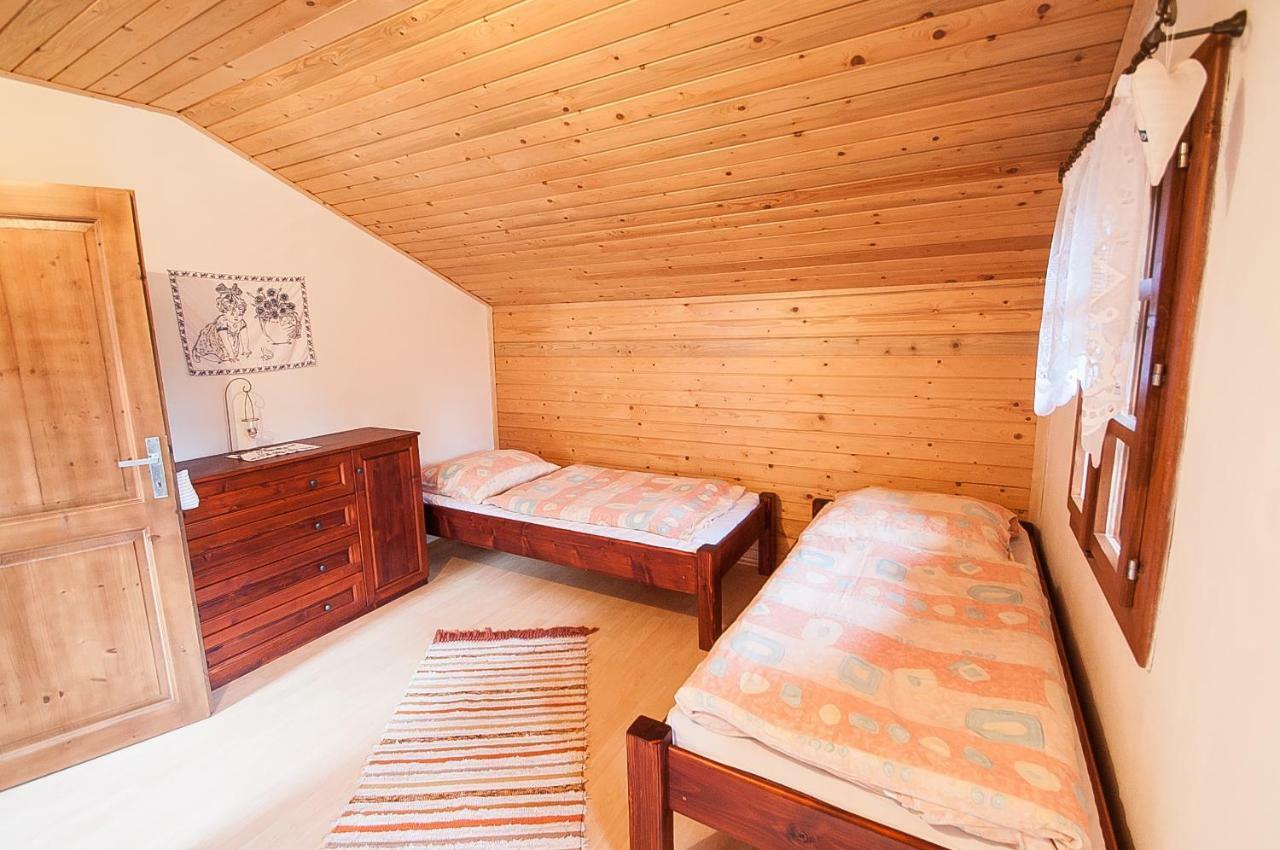 Ujastraba Villa Vychodna Bagian luar foto